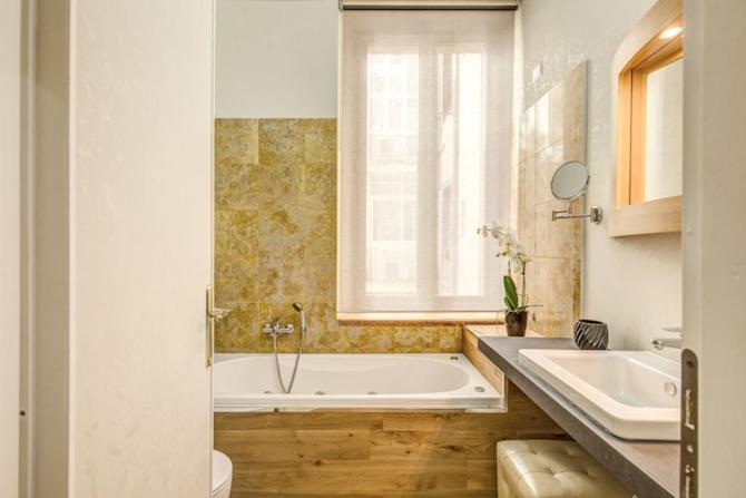 Smart Lux Roma Veneto Hotell Exteriör bild